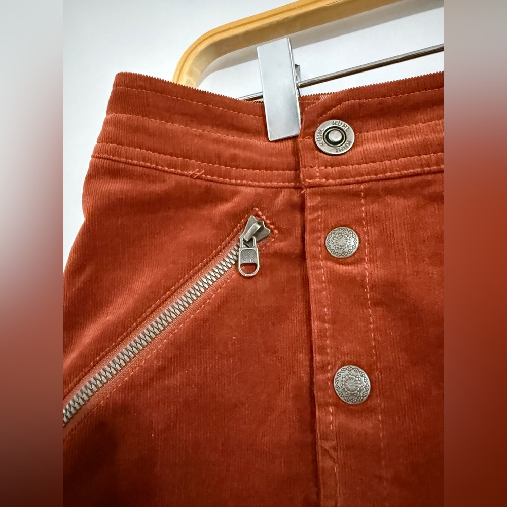 SOLD 26. KÜHL WOMEN’S RUST CORDUROY MINI SKIRT SIZE 8 BUTTON ZIPPER POCKETS - Picture 5 of 10
